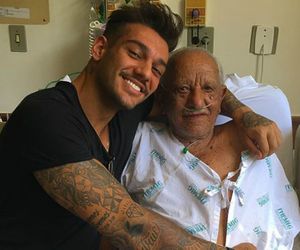 Prima de Lucas Lucco detona cantor após ele publicar foto com avô