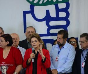 Dilma diz que está "estarrecida" com previsões do FMI