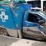 Carro do DPT com três corpos capota na avenida Bonocô