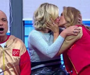 Maitê Proença e Astrid Fontenelle se beijam durante programa