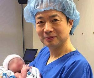 Nasce primeiro 'filho de três pessoas', graças a novo tratamento