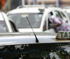 Taxistas entram com recurso na Justiça contra o Uber