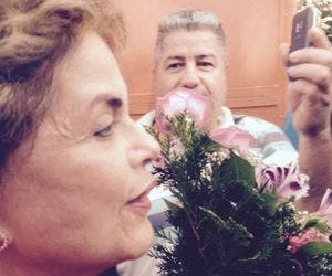 Dilma Rousseff vota em meio a tumulto em Porto Alegre
