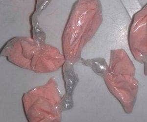 Homens são presos vendendo cocaína colorida para 'Outubro Rosa'