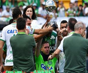 Taça da Sul-Americana, homenagens e empate em amistoso