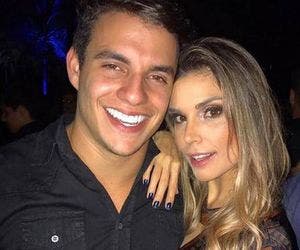 Ex-BBBs Antônio e Flávia curtem show juntos; fãs torcem por casal