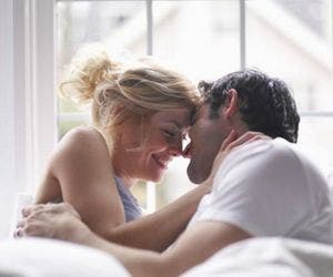 Dia do sexo: homens e mulheres preferem transar quando há amor