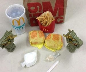 Funcionário do McDonald's usava McLanche Feliz para vender drogas