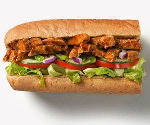Subway dá sanduíche de graça na compra de outro