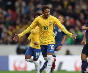 Neymar lembra lesão e define Copa de 2014: ‘Uma porcaria’