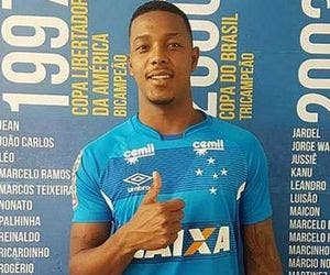 Cruzeiro diz que aguarda avaliação para fazer pagamento por David