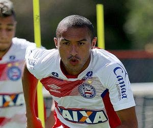 Nino Paraíba é apresentado no Bahia: 'Quero títulos em 2018'