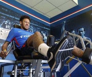 Neymar retoma os treinos no PSG após cirurgia