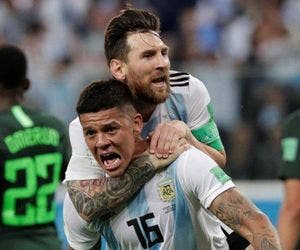 Messi marca e Argentina se classifica em jogo dramático
