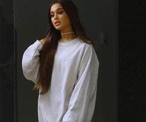 Suposto assédio à cantora Ariana Grande gera revolta na web