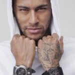 Neymar vira youtuber e responde perguntas de fãs e atletas