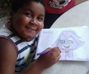 Desenhos de menino de 7 anos atraem atenção de cartunista