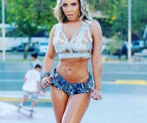 Fotos de Mulher Melão são usadas em site de prostituição