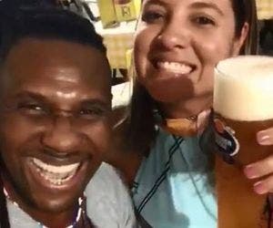 Beto Jamaica celebra namoro com tenente que era sua fã