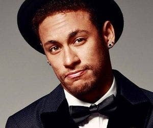 Neymar dará festão em Paris e convidados devem vestir vermelho