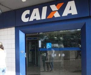 Cartão de crédito consignado da Caixa começa a valer no Brasil
