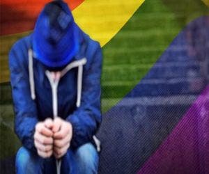 'Meus pais me mandaram para cura gay e o terapeuta abusou de mim'