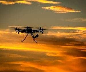 Homem é preso após filmar com drone moradores em momentos íntimos