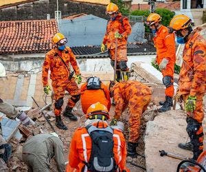 Sobem para seis os mortos do desabamento de prédio em Fortaleza