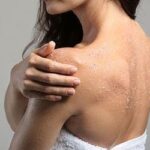 Para ficar radiante: veja dicas para fazer esfoliação na pele