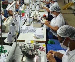 Empresas de confecção fabricarão 61 mil peças de vestuário