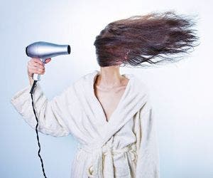 Confira dicas para cuidar dos cabelos durante a quarentena