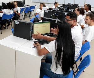 Online: Educação de Jovens e Adultos abre 400 vagas na Bahia