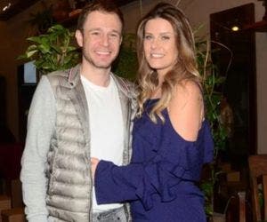 Esposa de Tiago Leifert encanta web ao exibir barriga de 6 meses