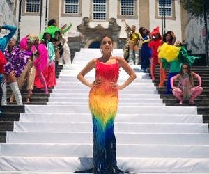 Anitta une funk com pagodão: veja o clipe de 'Me Gusta'