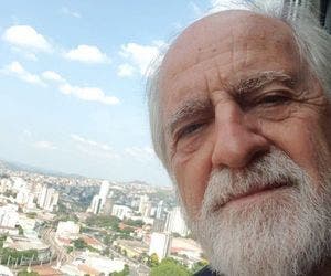 Aos 87 anos, Ary Fontoura 'mete dança': 'Adeus, muleta'