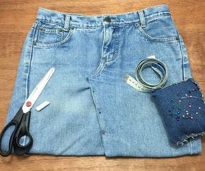 Jeans parado no guarda-roupa? Saiba como customizar peças