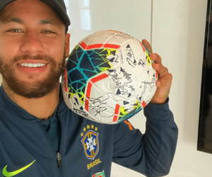 Neymar fala sobre Marquezine e revela com quais famosas já ficou