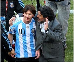 'Sucessor' de Maradona, Messi se despede do ídolo: 'eterno'