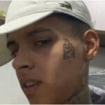 Funkeiro tatua frango no rosto e viraliza na web; veja reações
