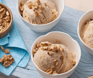 4 ingredientes: aprenda a fazer um sorvete de doce de leite