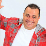 Humorista e cantor Renato Fechine morre aos 53 anos