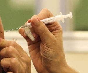 Bruno Reis anuncia vacinação de pacientes de hemodiálise