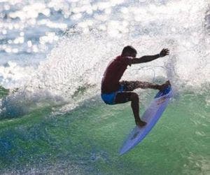 Finais do surfe são antecipadas para evitar tufão