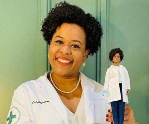 Mattel lança boneca inspirada na biomédica Jaqueline Góes