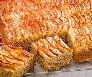 Diet: aprenda receita fit de bolo de maçã sem açúcar
