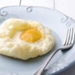 Aprenda a fazer ovo nuvem cremoso para café da manhã