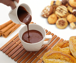 Aprenda a fazer um delicioso chocolate quente cremoso fit
