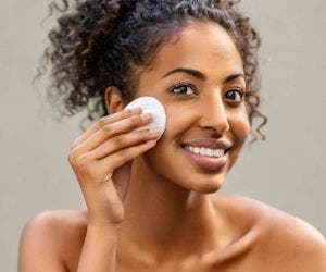 Saiba o que você deve (ou não) fazer para cuidar melhor da pele