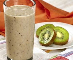 Confira receita incrível de smoothie de iogurte, kiwi e banana