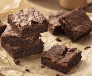 Docinho da tarde: aprenda a fazer um brownie de Alpino